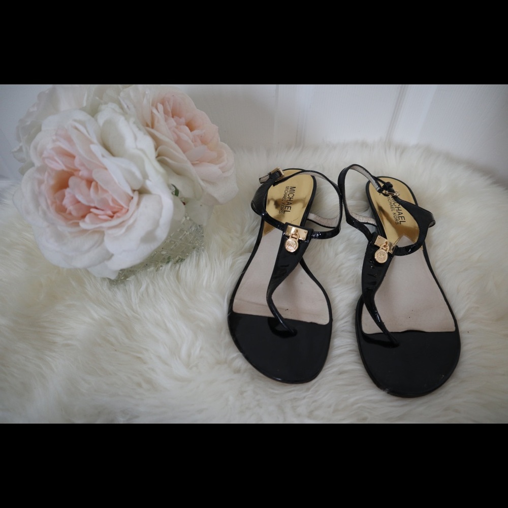 Michael Kors One Finger Patent Sandal EUC